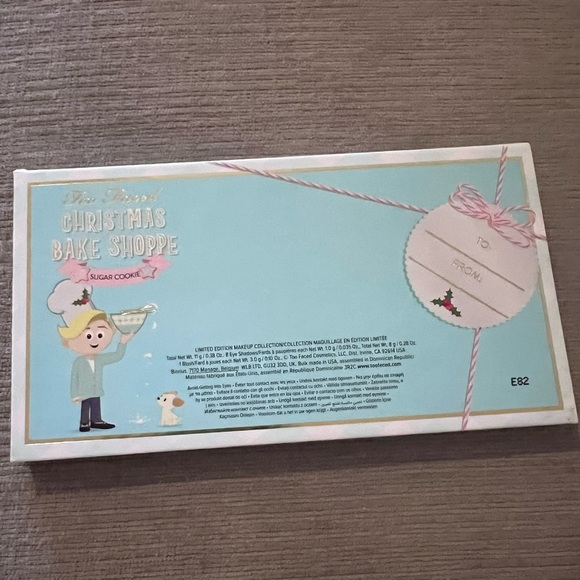 "Too Faced" eyeshadow kit with blush. - Picture 3 of 4